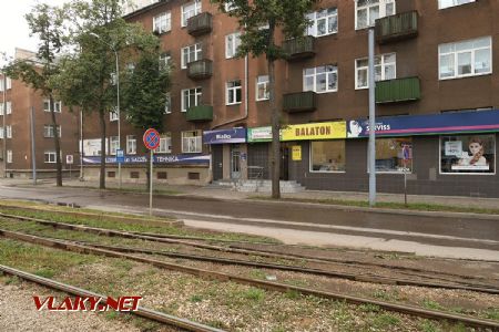 07.07.2019 – Daugavpils: v okolí zastávky Tirgus najdeme i maďarskou vinotéku Balaton © Dominik Havel
