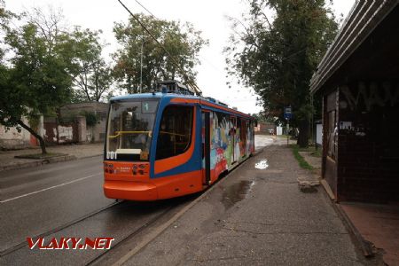07.07.2019 – Daugavpils: tramvaj typu KTM-23 z roku 2014 stojí na konečné zastávce linky 1 Stacija u nádraží © Dominik Havel