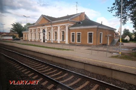 07.07.2019 – Výpravní budova stanice Pļaviņas z roku 1950 na trati z Rigy do Daugavpilsu © Dominik Havel