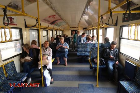 08.07.2019 – Interiér hnacího vozu elektrické jednotky řady ER2, vyrobeného v roce 2002 © Dominik Havel