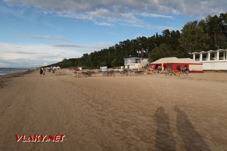 08.07.2019 – Jūrmala: pláž s pohostinskými zařízeními v místní části Bulduri © Dominik Havel