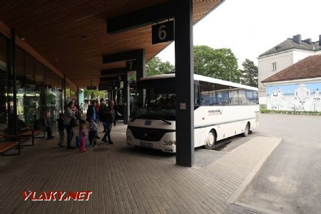 09.07.2019 – Pärnu: autobus typu SOR C9.5 z roku 2011 dopravce M.K.Reis-X stojí na autobusovém nádraží- do roku 2018 jezdil v Haapsalu © Dominik Havel
