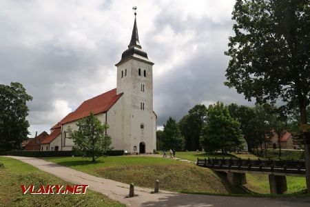 09.07.2019 – Viljandi: kostel sv. Jana Křtitele ze 17. století stojí na hradním návrší po rekonstrukci v roce 1992 © Dominik Havel