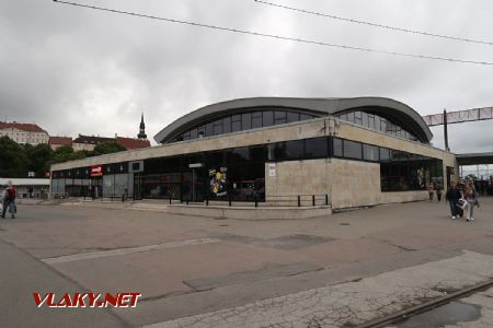 09.07.2019 – Tallinn: dřívější regionální výpravní budova baltského nádraží z roku 1966 se už delší dobu pro drážní potřeby nevyužívá © Dominik Havel