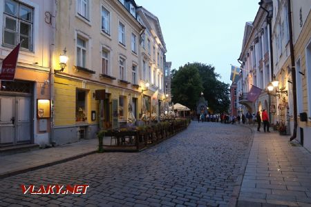09.07.2019 – Tallinn: večerní nálada na severní části ulice Pikk v centru města- ve 22:18 už byly ulice vylidněné © Dominik Havel