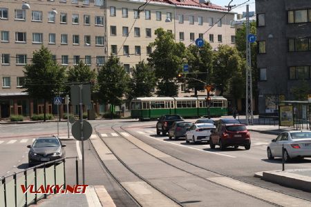 10.07.2019 – Helsinki: muzejní tramvaj typu Duewag GT8 z roku 1967 opouští zastávku Töölön tulli/Tölö tull © Dominik Havel