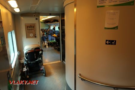 10.07.2019 – Bezbariérové WC a víceúčelový prostor ve spodním patře servisního vozu řady Edfs © Dominik Havel