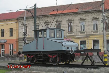 Oradea, pomník z tramvajové lokomotivy, 24. 7. 2017 © Libor Peltan