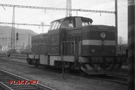 Lokomotiva T 444.0252 na 3 záloze v obvodu 10. zálohy 10.5.1987 © Pavel Stejskal