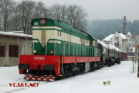 Lokomotiva 771.172 na překladišti s cisternami pro DKV Č.Třebová dne 21.12.2010 © Pavel Stejskal