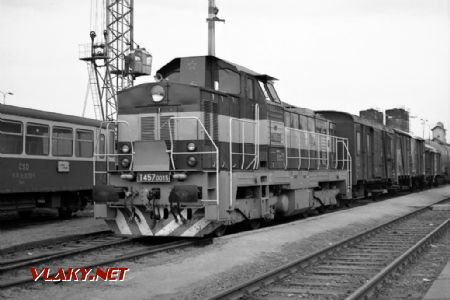 Nově dodaná lokomotiva T 457.0015 na manipulačním vlaku v Lanškrouně 6.5.1988 © Pavel Stejskal