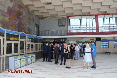 01.07.2020 - Havířov: hosté a média ve staré odbavovací hale © Karel Furiš