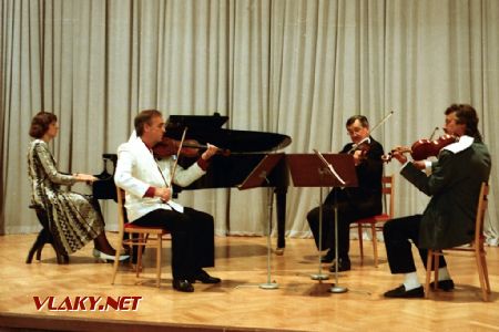 Hudební doprovod k vernisáži výstavy Jiřího Boudy, Č. Třebová 19.8.1995 © Evžen Šimek