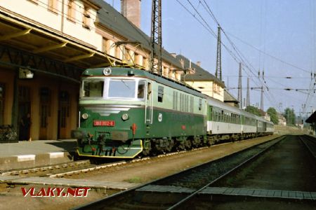 Lokomotiva 180.002 nasazená na osobní vlak ze Zábřehu do Chocně v Č.Třebové, 23.8.1995 © Pavel Stejskal