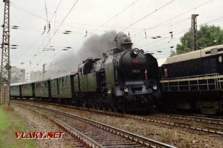 Zvláštní vlak z Hradce Králové s lokomotivou 464.008 u Č.Třebové, 26.8.1995 © Pavel Stejskal