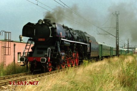 Lokomotiva 498.106 na kavalkádě dne 26.8.1995 na jižní spojovací koleji © Pavel Stejskal