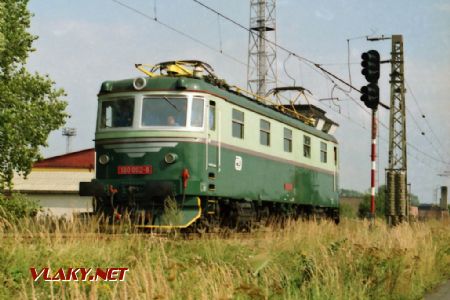 Lokomotiva 180.002 na kavalkádě dne 26.8.1995 na jižní spojovací koleji © Pavel Stejskal