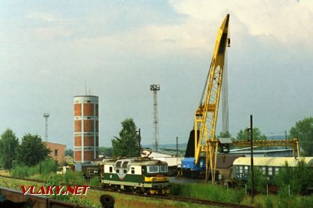 Lokomotiva 130.033 nasazená pro zájemce o svezení na lokomotivě v DKV Č.Třebová, 26.8.1995 © Jaroslav Šindelka