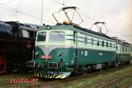 Lokomotiva 140.089 v Dlouhé Třebové před nedělní kavalkádou dne 27.8.1995 © Pavel Stejskal