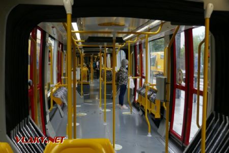 Mulhouse: interiér tramvaje Citadis, 14. 8. 2020 © Libor Peltan