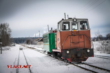 TU8-0010 se sobotním vlakem do stanice Sinjačicha, zima 2020 © Igor' Poljanin, AUŽD, vk.com