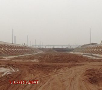 žst ZhaoQing, pohľad od severu, vľavo trať GZ-GY, vpravo GZ-NN. 3.2014 © F. Smatana