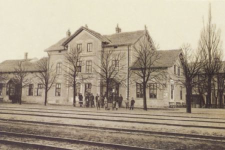 Staničná budova na Východnom v roku 1923. Zdroj: archív Martin Entner