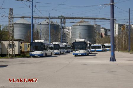 Varna: unifikovaná flotila ve vozovně trolejbusů, 11. 4. 2021 © Libor Peltan