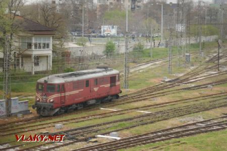 Plovdiv, Sulzer posunuje po západním zhlaví nákladového nádraží, 18. 4. 2021, © Libor Peltan