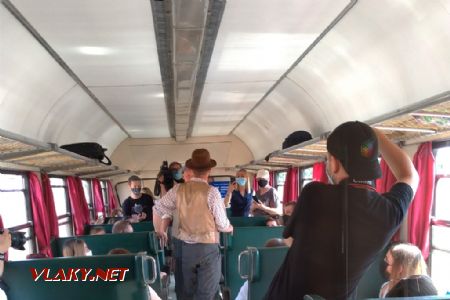 Vystúpenie hercov počas jazdy vlaku; 29.6.2021 (c) Miroslav Sekela
