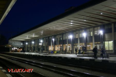 Gorna Orjahovica: večerní atmosféra stanice, 12. 4. 2021 © Libor Peltan