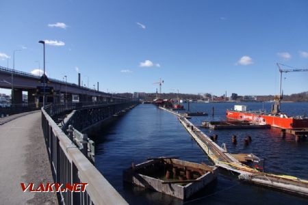 Stockholm: celkový pohlked na stavbu mostu Lilla Lidingöbron, 14.04.2021 © Jan Přikryl