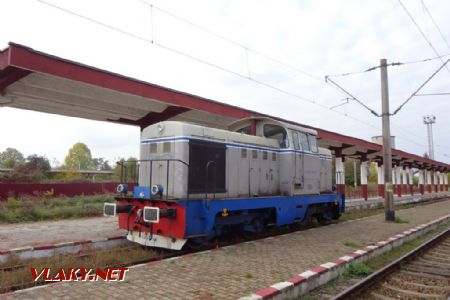Roman, posunovací lokomotiva ř. 86 (typ LDH45) rumunské výroby, 13.10.2021 © Jiří Mazal
