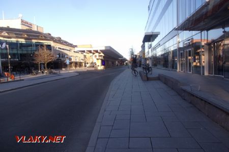 Umeå: centrální terminál autobusové MHD na náměstí Vasaplan, 15.04.2021 © Jan Přikryl