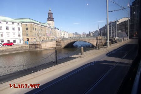 Göteborg: most Kämpebron z roku 1705 a budova městského muzea za ním v centru města, 16.04.2021 © Jan Přikryl
