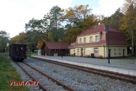 Pogorzelica: stanice a odstavený vůz, 23. 10. 2021 © Libor Peltan