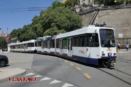 Genève, Place de Neuve: souprava tramvají Düwag/Vevey, 17. 7. 2021 © Libor Peltan