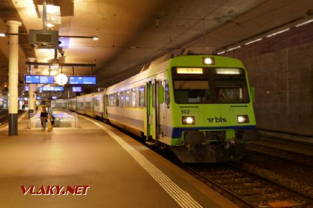 Bern: Privatbahn-NPZ s vloženými EW I dvojvozy ze strany řídícího vozu, 22. 7. 2021 © Libor Peltan