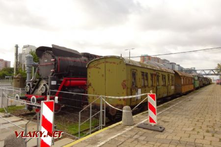 Železniční muzeum ve Varšavě, lokomotiva Ty51 a třínápravový německý vůz, 24.9.2021 © Jiří Mazal