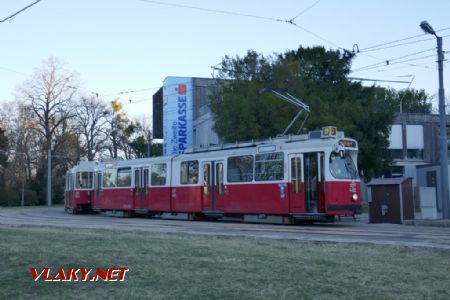 Wien/Quartier Belvedere: tramvaj E2 na nácestné smyčce, 22. 3. 2022 © Libor Peltan
