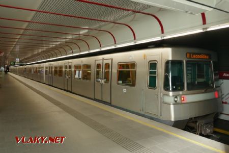 Wien/Alaudgasse: metro typu U1, 24. 3. 2022 © Libor Peltan