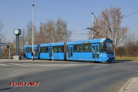 Zagreb/Prečko: TMK 2100 vyjíždí ze smyčky, 28. 3. 2022 © Libor Peltan