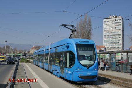 Zagreb: TMK 2200 u autobusového nádraží, 28. 3. 2022 © Libor Peltan