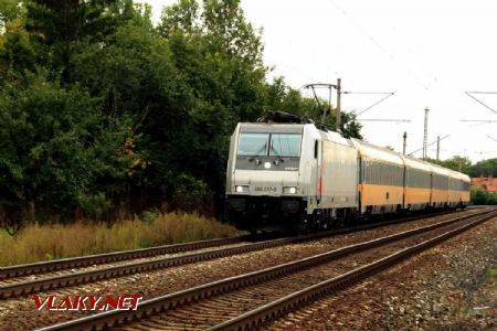 186 357 s vlakem RJ 1045 z Prahy hl.n. do Bratislavy hl.st.; Čáslav 17.9.2021 © Jan Kubeš