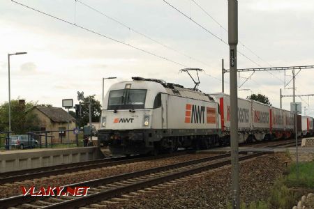 183 719 AWT směřuje s nákladním vlakem do Kolína; Horky u Čáslavi 16.9.2021 © Jan Kubeš