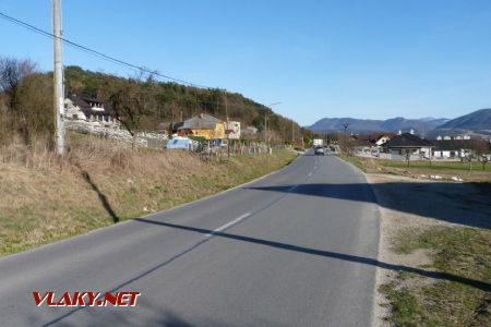 Trať viedla pri hlavnej ceste, Dolná Breznica, 27.3.2022 © Ľuboš Chmatil