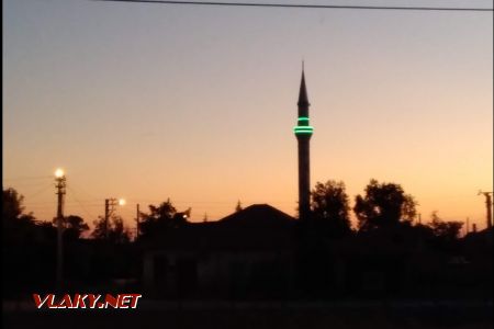 Stmívá se a minaret volá k motlibě 20.9.2019 © Miloslav Bednář