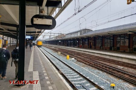 Amersfoort Centraal: Přijíždějící ICM na vlaku do Enschede © Tomáš Kraus, 16.4.2022