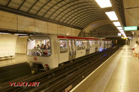 Lyon: klasický nátřesk v automatickém metru linky D, 25. 5. 2022 © Libor Peltan