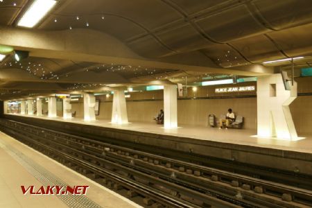 Lyon: nové stanice metra se snaží vizuálně zaujmout, 25. 5. 2022 © Libor Peltan